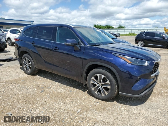 2022 Toyota Highlander XLE with VIN 5TDGZRBH3NS227229, listed as a Copart auction lot 62271585 with 92,883 mi miles and Salvage title. Bid and sale history available at DreamBid. Image 4.