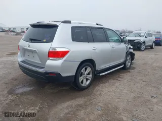 2013 Toyota Highlander Limited with VIN 5TDYK3EH3DS105986, listed as a IAAI auction lot 41506441 with 173,711 mi miles. Bid and sale history available at carsss.com. Image 4.