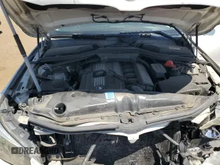 2010 BMW 5 Series 528i xDrive z VIN WBANV1C50AC442987, wystawiony jako Copart lot #58210855 z przebiegiem 138 710 mil mil oraz Szkoda całkowita • Salvage title. Historia ofert i sprzedaży dostępna na DreamBid. Obrazek 11.