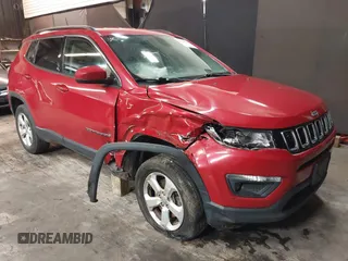2018 Jeep Compass Latitude z VIN 3C4NJDBB7JT114185, wystawiony jako IAAI lot #42391762 z przebiegiem 44 778 mil mil oraz . Historia ofert i sprzedaży dostępna na DreamBid. Obrazek 1.