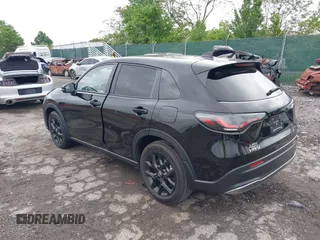 2024 Honda HR-V Sport z VIN 3CZRZ2H54RM728918, wystawiony jako IAAI lot #42199149 z przebiegiem 19 056 mil mil oraz . Historia ofert i sprzedaży dostępna na DreamBid. Obrazek 3.