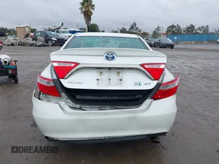 2017 Toyota Camry Hybrid LE with VIN 4T1BD1FK0HU207435, listed as a IAAI auction lot 41561337 with 194,716 mi miles. Bid and sale history available at carsss.com. Image 16.
