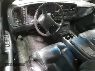 2002 Chevrolet Avalanche with VIN 3GNEK13T32G183380, listed as a Copart auction lot 77013414 with 190,568 mi miles and Clean Title. Bid and sale history available at carsss.com. Image 8.
