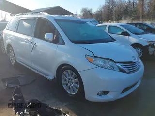2012 Toyota Sienna XLE with VIN 5TDDK3DCXCS032344, listed as a IAAI auction lot 41205400 with 105,274 mi miles. Bid and sale history available at carsss.com. Image 1.