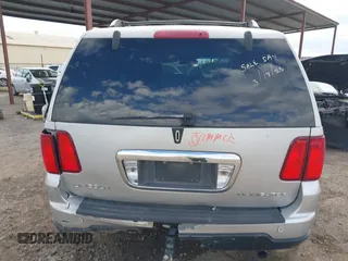 2005 Lincoln Navigator Luxury with VIN 5LMFU27505LJ20083, listed as a IAAI auction lot 41788861 with 258,971 mi miles. Bid and sale history available at carsss.com. Image 17.
