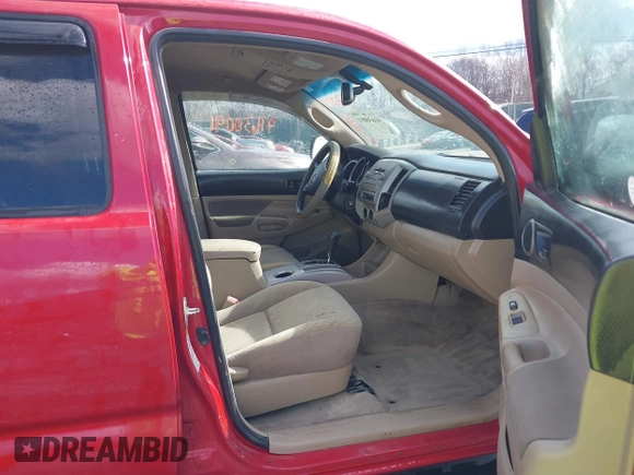 2011 Toyota Tacoma with VIN 3TMLU4EN4BM073644, listed as a IAAI auction lot 41630091 with 62,001 mi miles. Bid and sale history available at carsss.com. Image 5.