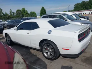 2018 Dodge Challenger SXT Plus z VIN 2C3CDZAG8JH116517, wystawiony jako IAAI lot #42305977 z przebiegiem 204 791 mil mil oraz . Historia ofert i sprzedaży dostępna na DreamBid. Obrazek 14.
