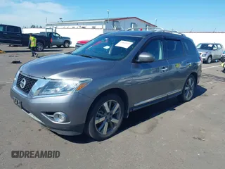 2015 Nissan Pathfinder S z VIN 5N1AR2MM7FC686768, wystawiony jako IAAI lot #41869145 z przebiegiem 150 144 mil mil oraz . Historia ofert i sprzedaży dostępna na DreamBid. Obrazek 17.