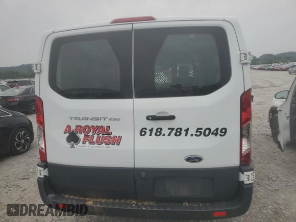 2018 Ford Transit z VIN 1FTYR1YM9JKA98599, wystawiony jako Copart lot #60429075 z przebiegiem 131 146 mil mil oraz Szkoda całkowita • Salvage title. Historia ofert i sprzedaży dostępna na DreamBid. Obrazek 6.