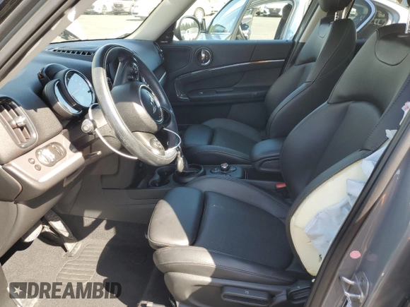 2018 MINI Countryman Cooper S with VIN WMZYT3C32J3E00307, listed as a Copart auction lot 62218445 with 41,652 mi miles and Salvage title. Bid and sale history available at DreamBid. Image 7.