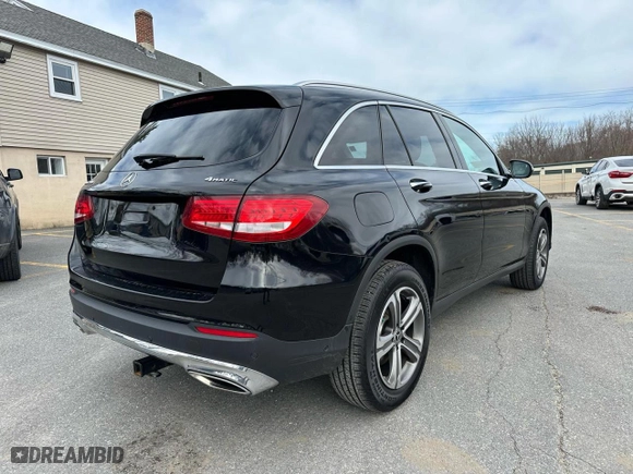 2018 Mercedes-Benz GLC with VIN WDC0G4KB0JF326617, listed as a Copart auction lot 52226295 with 152,234 mi miles and Clean Title. Bid and sale history available at carsss.com. Image 3.