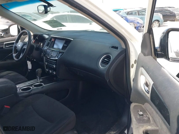 2016 Nissan Pathfinder S with VIN 5N1AR2MN5GC634503, listed as a IAAI auction lot 40675386 with 203,241 mi miles. Bid and sale history available at carsss.com. Image 5.