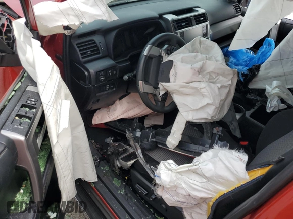 2022 Toyota 4Runner SR5 with VIN JTEEU5JRXN5256186, listed as a Copart auction lot 60697255 with Not provided miles and Salvage title. Bid and sale history available at DreamBid. Image 8.