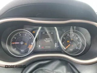 2015 Jeep Cherokee Sport with VIN 1C4PJLAB5FW591381, listed as a Copart auction lot 59596825 with 171,172 mi miles and Salvage title. Bid and sale history available at DreamBid. Image 9.
