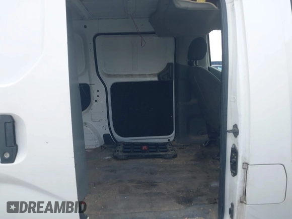 2018 Nissan NV200 SV z VIN 3N6CM0KN3JK693485, wystawiony jako IAAI lot #41699643 z przebiegiem Nie podano mil oraz . Historia ofert i sprzedaży dostępna na DreamBid. Obrazek 8.