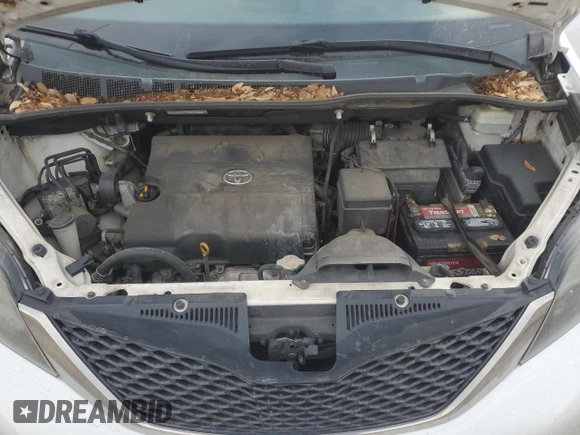 2012 Toyota Sienna SE with VIN 5TDXK3DC8CS208840, listed as a Copart auction lot 89005565 with 181,235 mi miles and Clean Title. Bid and sale history available at carsss.com. Image 12.