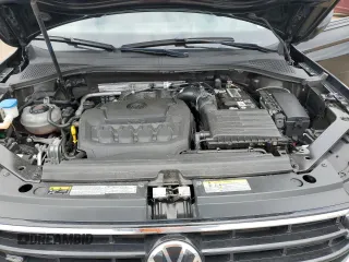 2022 Volkswagen Tiguan SE R-Line Black z VIN 3VV8B7AX9NM118989, wystawiony jako Copart lot #53507765 z przebiegiem 41 852 mil mil oraz Szkoda całkowita • Salvage title. Historia ofert i sprzedaży dostępna na DreamBid. Obrazek 14.