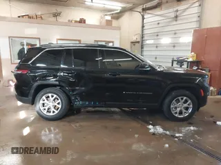 2022 Jeep Grand Cherokee Limited z VIN 1C4RJHBG9N8521577, wystawiony jako IAAI lot #41869992 z przebiegiem 28 095 mil mil oraz . Historia ofert i sprzedaży dostępna na DreamBid. Obrazek 14.