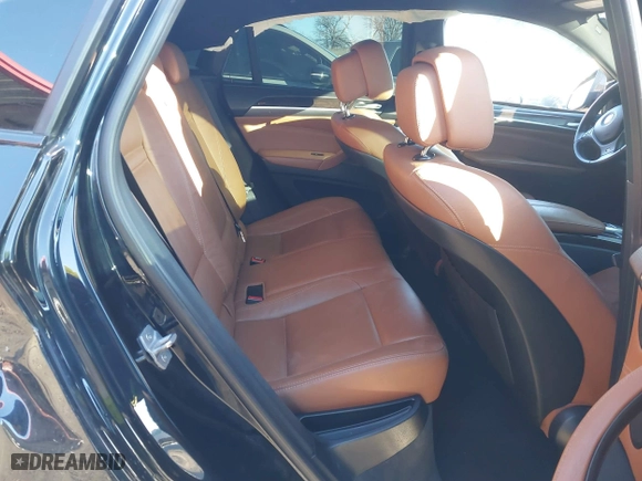 2014 BMW X6 xDrive35i with VIN 5UXFG2C59E0H11200, listed as a IAAI auction lot 41151158 with 140,478 mi miles. Bid and sale history available at carsss.com. Image 8.
