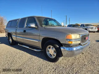 2002 GMC Sierra 1500 SLE with VIN 2GTEC19T421333745, listed as a Copart auction lot 84282684 with 206,305 mi miles and Clean Title. Bid and sale history available at carsss.com. Image 1.