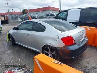 2007 Scion tC Spec z VIN JTKDE177970174860, wystawiony jako IAAI lot #42510450 z przebiegiem 197 407 mil mil oraz . Historia ofert i sprzedaży dostępna na DreamBid. Obrazek 3.