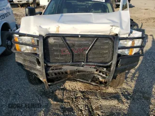 2008 GMC Sierra 3500HD DRW SLE2 z VIN 1GTJK33688F205851, wystawiony jako Copart lot #77532264 z przebiegiem 196 137 mil mil oraz Czysty tytuł • Clean title. Historia ofert i sprzedaży dostępna na DreamBid. Obrazek 13.
