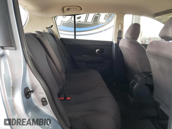 2011 Nissan Versa S z VIN 3N1BC1CP4BL496590, wystawiony jako Copart lot #60434735 z przebiegiem 113 425 mil mil oraz Szkoda całkowita • Salvage title. Historia ofert i sprzedaży dostępna na DreamBid. Obrazek 10.