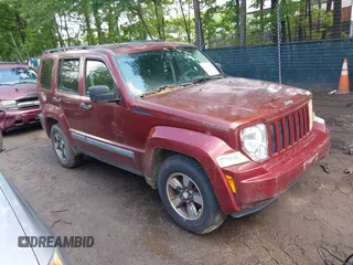 2008 Jeep Liberty Sport z VIN 1J8GN28K78W147063, wystawiony jako IAAI lot #42439645 z przebiegiem 281 058 mil mil oraz . Historia ofert i sprzedaży dostępna na DreamBid. Obrazek 1.