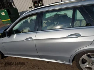 2016 Mercedes-Benz E-Class E 350 Luxury with VIN WDDHH8JB9GB233941, listed as a IAAI auction lot 41184353 with 79,303 mi miles. Bid and sale history available at carsss.com. Image 14.