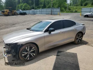 2024 Volvo S60 Core Dark Theme z VIN 7JRL12FK7RG322199, wystawiony jako Copart lot #58101205 z przebiegiem 3 142 mil mil oraz Szkoda całkowita • Salvage title. Historia ofert i sprzedaży dostępna na DreamBid. Obrazek 1.