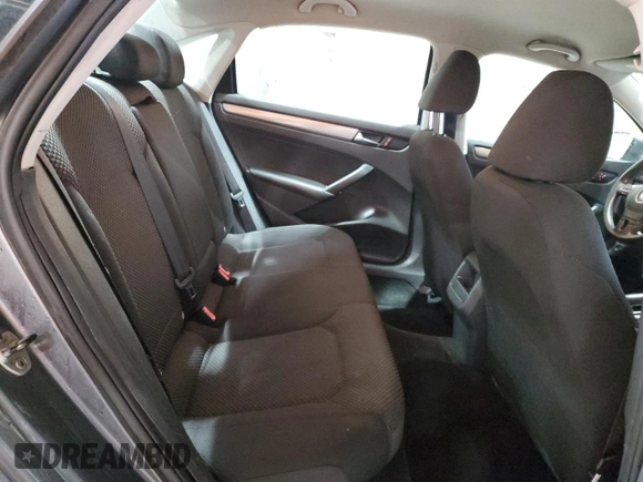 2014 Volkswagen Passat S z VIN 1VWAS7A39EC024588, wystawiony jako Copart lot #57968045 z przebiegiem 131 284 mil mil oraz Szkoda całkowita • Salvage title. Historia ofert i sprzedaży dostępna na DreamBid. Obrazek 10.