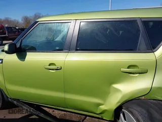 2015 Kia Soul with VIN KNDJN2A2XF7789632, listed as a IAAI auction lot 41547010 with 82,829 mi miles. Bid and sale history available at carsss.com. Image 14.