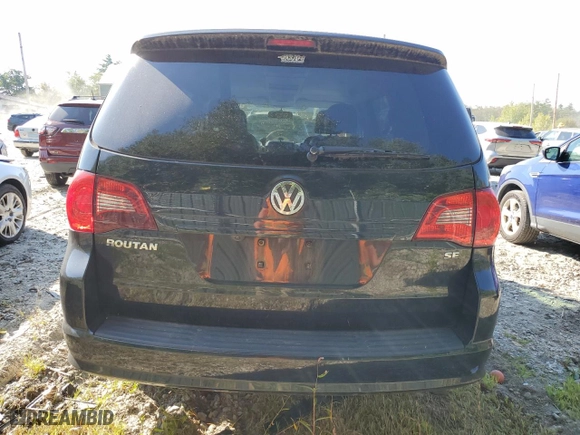 2011 Volkswagen Routan SE with VIN 2V4RW3DG1BR642028, listed as a Copart auction lot 68628324 with 148,540 mi miles and Salvage Title. Bid and sale history available at carsss.com. Image 6.