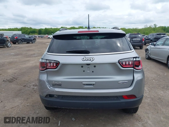 2020 Jeep Compass Latitude z VIN 3C4NJDBB9LT252474, wystawiony jako IAAI lot #42245000 z przebiegiem 62 186 mil mil oraz . Historia ofert i sprzedaży dostępna na DreamBid. Obrazek 15.