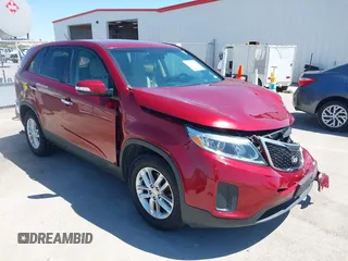 2015 Kia Sorento LX with VIN 5XYKT3A62FG592895, listed as a IAAI auction lot 41968561 with 99,761 mi miles. Bid and sale history available at carsss.com. Image 1.