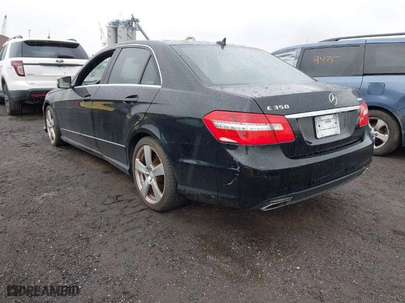 2010 Mercedes-Benz E-Class E 350 Luxury with VIN WDDHF8HB0AA176067, listed as a IAAI auction lot 41997712 with 151,662 mi miles. Bid and sale history available at carsss.com. Image 3.