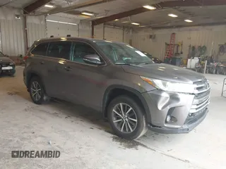 2018 Toyota Highlander SE with VIN 5TDJZRFHXJS904447, listed as a IAAI auction lot 42461685 with 89,056 mi miles and . Bid and sale history available at DreamBid. Image 1.