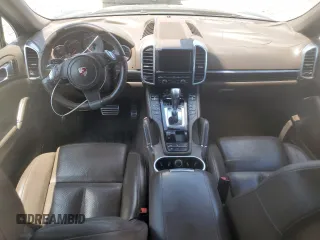 2011 Porsche Cayenne S with VIN WP1AB2A29BLA42077, listed as a Copart auction lot 62181095 with 262,754 mi miles and Salvage title. Bid and sale history available at DreamBid. Image 8.