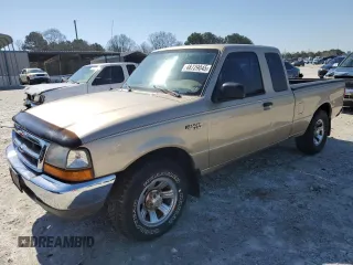 2000 Ford Ranger XL with VIN 1FTYR14V5YTA14815, listed as a Copart auction lot 48729045 with 204,497 mi miles and Clean Title. Bid and sale history available at carsss.com. Image 1.
