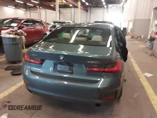2021 BMW 3 Series 330i xDrive with VIN 3MW5R7J02M8B48226, listed as a IAAI auction lot 41637655 with 33,853 mi miles. Bid and sale history available at carsss.com. Image 16.