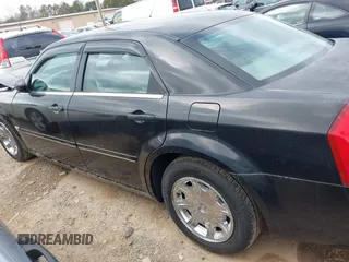 2005 Chrysler 300 with VIN 2C3AA53G85H663170, listed as a IAAI auction lot 41541330 with 198,041 mi miles. Bid and sale history available at carsss.com. Image 15.