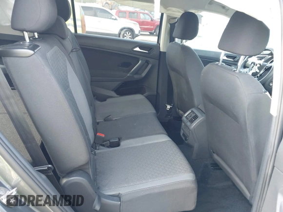 2020 Volkswagen Tiguan S с VIN 3VV1B7AX5LM151924, выставлен на аукционе IAAI как лот 42084869 с пробегом 74 176 миль миль и . История ставок и продаж доступна на DreamBid. Изображение 8.
