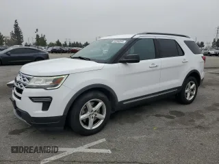 2018 Ford Explorer XLT z VIN 1FM5K7D81JGC86955, wystawiony jako Copart lot #53206335 z przebiegiem 152 437 mil mil oraz Szkody całkowita. Historia ofert i sprzedaży dostępna na DreamBid. Obrazek 1.