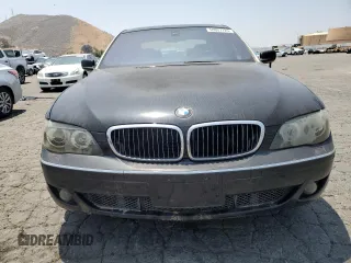 2006 BMW 7 Series 750Li z VIN WBAHN83566DT34946, wystawiony jako Copart lot #58807725 z przebiegiem 108 888 mil mil oraz Czysty tytuł • Clean title. Historia ofert i sprzedaży dostępna na DreamBid. Obrazek 5.