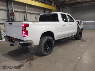 2019 Chevrolet Silverado 1500 LT with VIN 1GCRYDED6KZ267452, listed as a IAAI auction lot 41211816 with 90,803 mi miles. Bid and sale history available at carsss.com. Image 4.