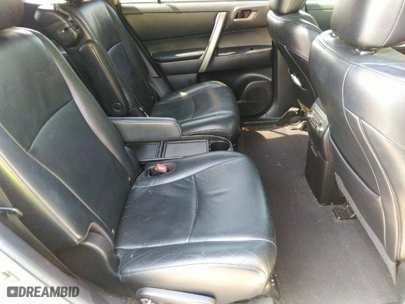 2011 Toyota Highlander with VIN 5TDBK3EH3BS081157, listed as a IAAI auction lot 39747506 with 297,751 mi miles. Bid and sale history available at carsss.com. Image 8.