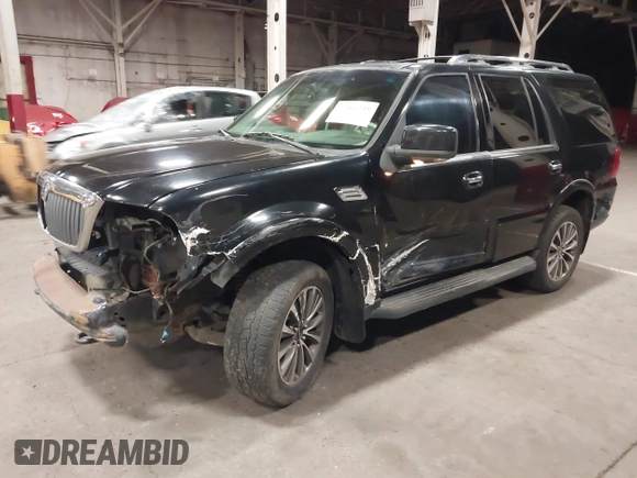 2005 Lincoln Navigator Luxury with VIN 5LMFU28545LJ01079, listed as a IAAI auction lot 41566735 with 217,878 mi miles. Bid and sale history available at carsss.com. Image 2.