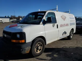 2004 Chevrolet Express Cargo Van with VIN 1GCFG15T341169346, listed as a Copart auction lot 48061605 with 391,620 mi miles and Clean Title. Bid and sale history available at carsss.com. Image 1.