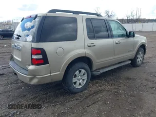 2007 Ford Explorer XLT with VIN 1FMEU73EX7UB55289, listed as a IAAI auction lot 41933815 with 192,559 mi miles. Bid and sale history available at carsss.com. Image 4.