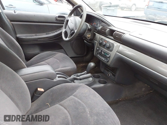 2004 Chrysler Sebring Touring z VIN 1C3EL56R74N392214, wystawiony jako IAAI lot #41510245 z przebiegiem 159 751 mil mil oraz . Historia ofert i sprzedaży dostępna na DreamBid. Obrazek 5.